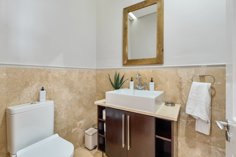 To Let 2 Bedroom Property for Rent in Camps Bay Western Cape